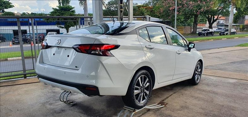 Imagem 2 de 6 de Nissan Versa 1.6 16v Exclusive