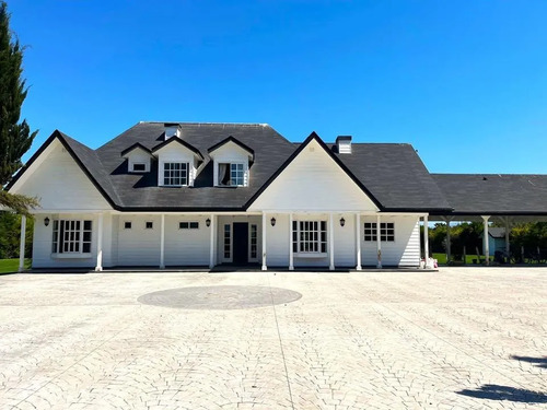 Se Vende Vende Hermosa Casa Con Piscina En Parcela , Lampa