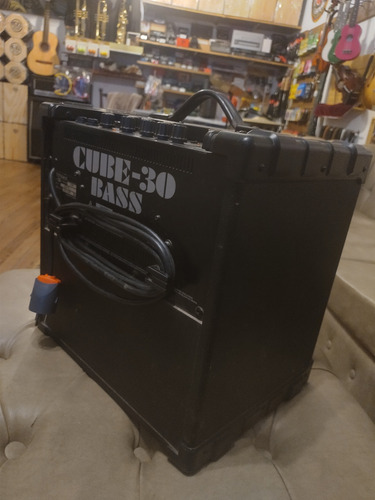 Super! Amplificador De Bajo Roland Cube 30-bass 30w Permuto Único (Usado)