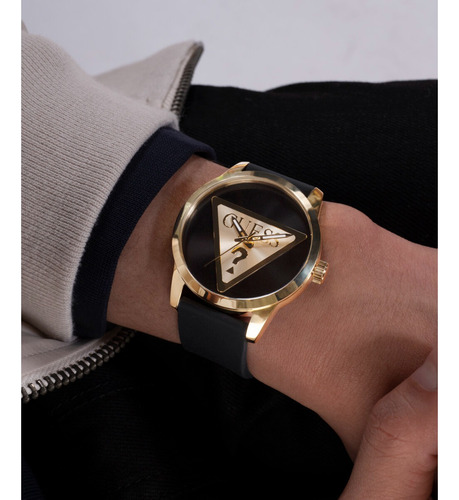 Reloj Guess Badge Hombre Triangulo