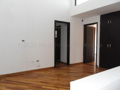 Imagen 15 de 24 de Rentahouse Carabobo Vende Townhouse Urb Valles De Camoruco Cod 22-4328 Forg