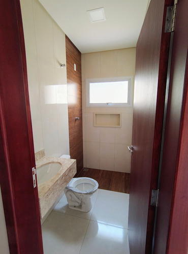 Linda Casa Térrea 3 Dormitórios No Jardim Amália Caçapava