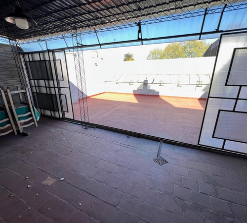 Venta De Departamento Con Galpon En Pompeya