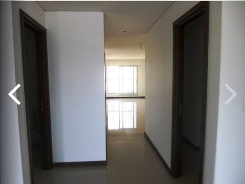 Imagen 3 de 8 de Venta Oficina De 100 M2 Sobre Av 18 De Julio Con Entrega Inicial Usd150000