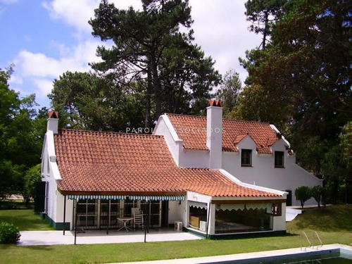 Casa En Punta Del Este, Mansa- Ref: 2669
