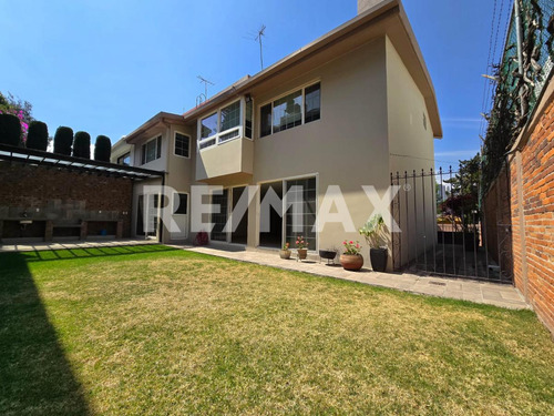 Exclusiva Casa En Venta En Lomas Del Sol: Comodidad Y Ubicación Inmejorable