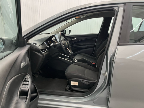 Chevrolet Onix plus 1.0 Lt 4p