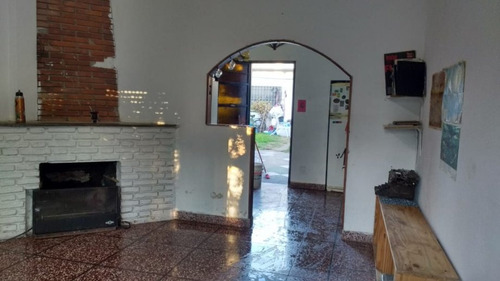 Imagen 10 de 12 de Casa Para 2 Familias En Venta En Ituzaingo Sur