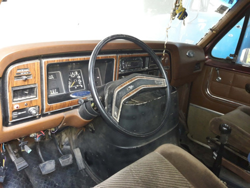 Ford Econoline Van