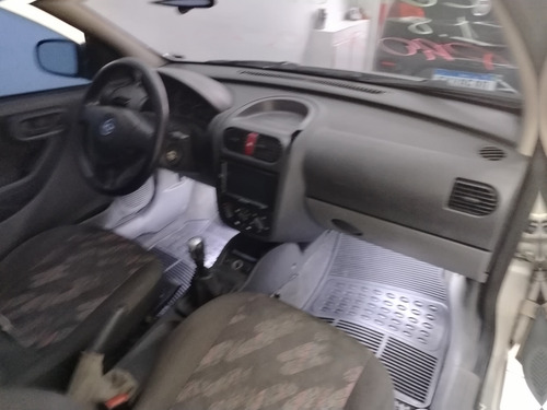 Chevrolet Corsa 1.8 Maxx Flex Power 5p