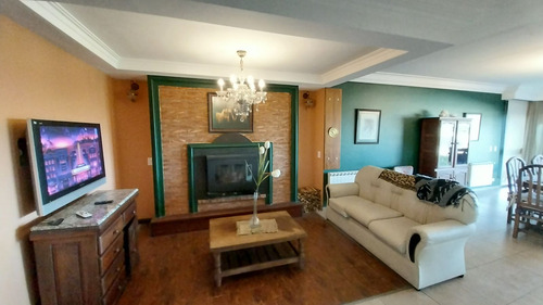 Venta Chalet De Categoría En Sierra De Los Padres - Gas Natural Conectado