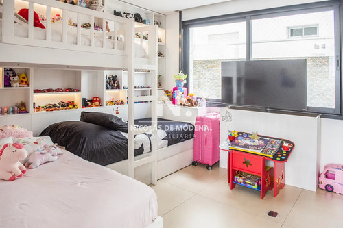 Apartamento Unico Frente Al Mar, Zona Puerto Con Piscina Propia.