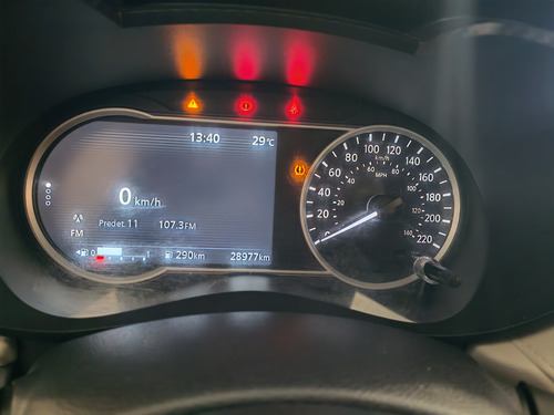 Nissan Versa 1.6 Advance Mt