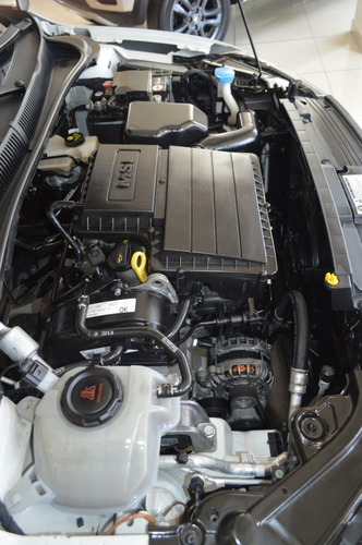 Imagen 13 de 16 de Volkswagen Polo Comfortline 2019