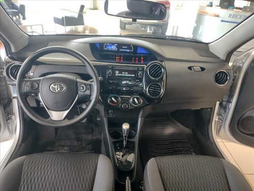 Imagem 10 de 14 de Toyota Etios 1.5 X Plus Sedan 16v