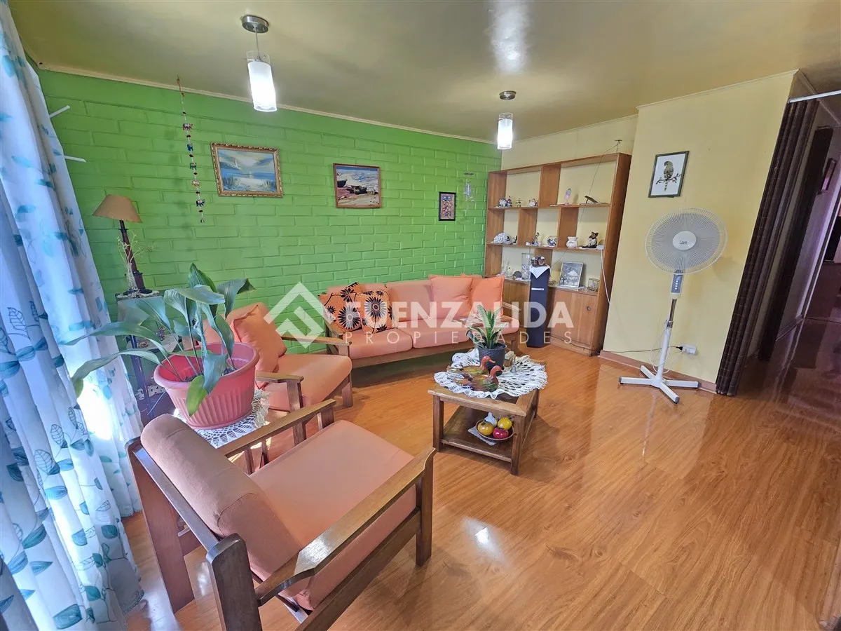 Imagen 2 de 17 de Casa En Venta De 3 Dorm. En Maipú