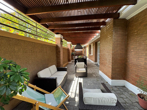 Encantadora Casa Inglesa En Venta De 4 Dorm. En Las Condes