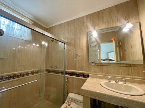 Hermoso Townhouse En Villa Robledal.