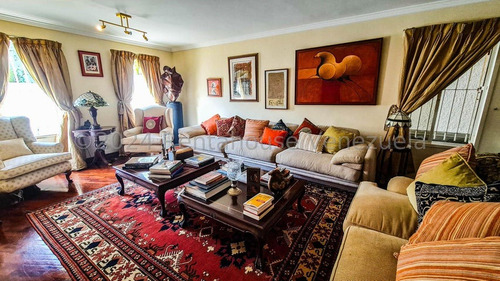 Casa En Venta En Los Naranjos 24-28162 Ab