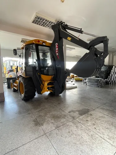 Retroexcavadora Xt870 Cmg