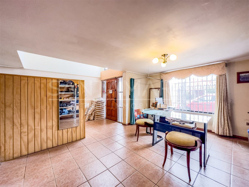 Casa En Venta De 3 Dorm. En Concepción