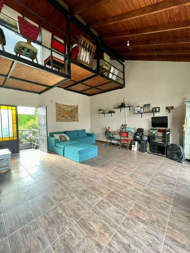 Casa Quinta En Alquiler Para 8 Personas En Parque Leloir Con Quincho Cubierto