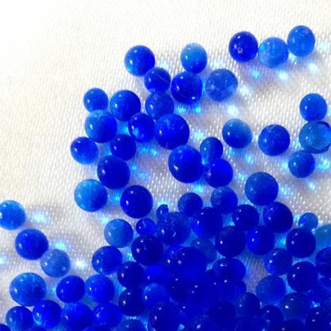 Imagem 3 de 3 de Sílica Gel Azul 4 A 8 Mm Desumidificante E Desidratante 1 Kg