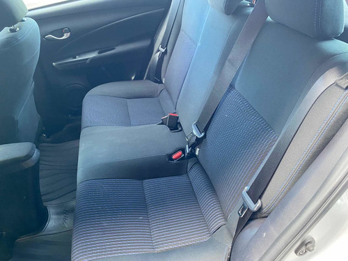 Imagem 14 de 15 de Toyota Yaris 2019 1.3 Xl 16v Cvt 5p