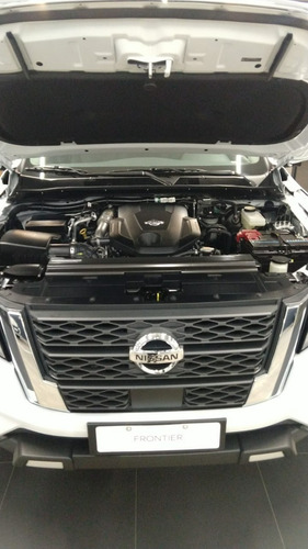 Imagen 4 de 25 de Nissan Frontier 2023 2.3t Platinum 4x2 At L22