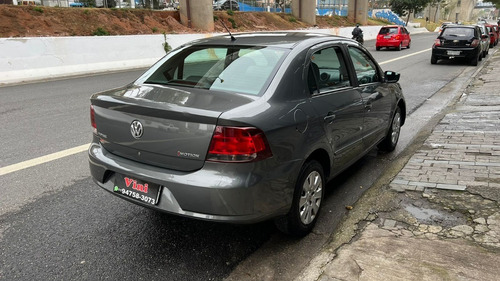 Imagem 6 de 10 de Volkswagen Voyage 1.6 8v Flex Comfortline I-motion 2010/2011