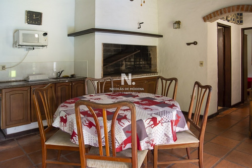 Casa En Venta En Cantegril- Ref: 3670