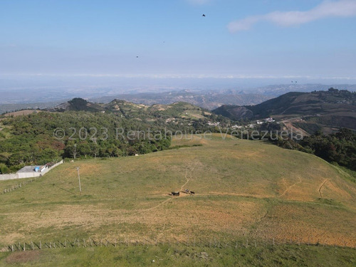 Carlos Colmenarez Vende Terreno En Cubiro, Perfecto Para Ecoturismo, Agricultura O Residencial. El Terreno Cuenta Con Una Extensión De 210.000 M2, Una Fuente De Agua De Pozo Profundo, 2 Tanques De Ag