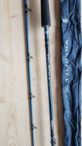 Imagen 3 de 3 de Caña De Pesca Abu Volatile Casting Carbon 240mts 2tr 70-250g