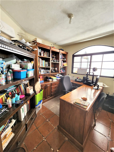 Imagen 7 de 27 de Vendo Hermosa Casa Ubicada En Sector Exclusivo De Alta Plusvalía, Excelente Estado