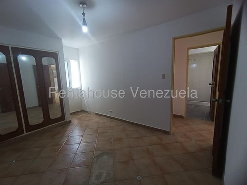 En Calle Ciega De Los Ruices, Se Vende Apartamento Listo Para Ocupar, 25-24466 Mvg