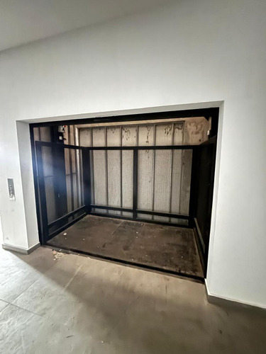 Edificio Comercial En Villa Crespo De 2 Pisos, Doble Altura,