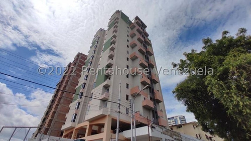 Imagen 1 de 20 de Apartamento En Venta Zona Centro De Maracay, 23-13616 Hc