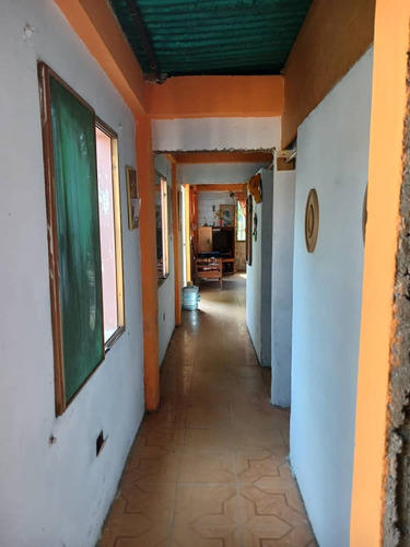 Casa En Sector El Cardonal Cod. Indic-2086