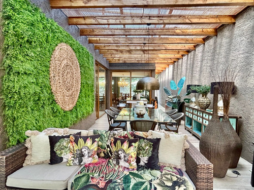 Condominio / Exclusiva Y Amplia Casa