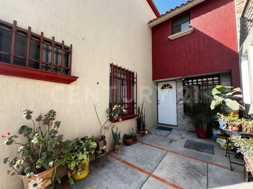 Casa En Venta En Residencial Dalias, San Luis Potosí, Slp.