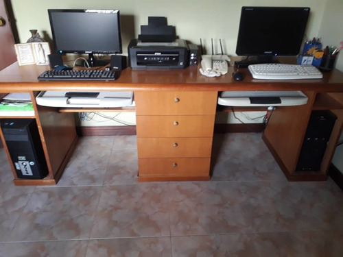 Imagen 1 de 7 de Estación De Trabajo Para Dos Computadoras
