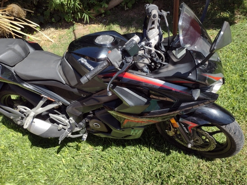 Imagen 4 de 19 de Bajaj Rouser Rs 200