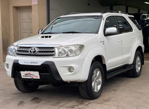 Toyota Hilux SW4 3.0 Srv Cuero I 171cv 4x4 4at