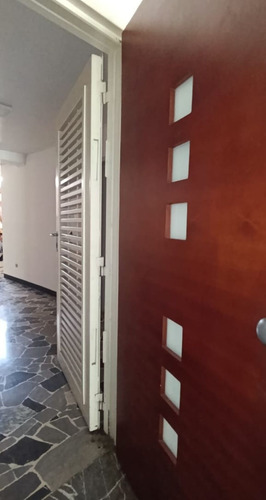 Apartamento En Venta En La Urb. Los Palos Grandes. Km