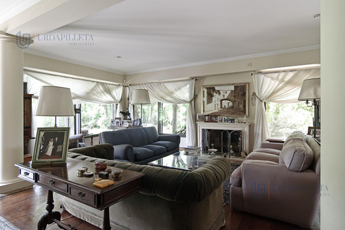 Casa En Venta En Martindale - Con Vista A Cancha De Polo-