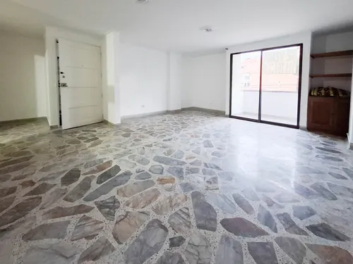 Apartamento En Venta En Laureles Cerca Al Primer Parque