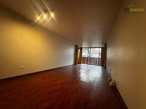 Departamento En Arriendo De 3d+3b, Con Patio. Las Condes
