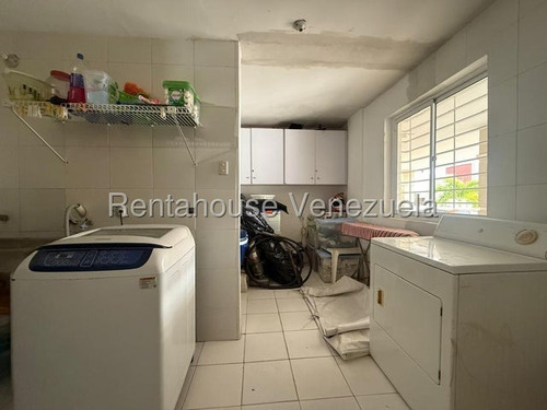 Aslibel Meléndez Vende Amplia Casa Al Este De Barquisimeto.
