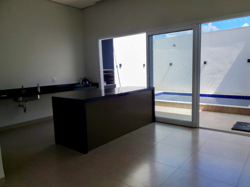 Casa Com Piscina 2 Quartos E Uma Suíte