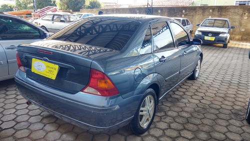 Imagem 3 de 5 de Ford Focus Sedan 1.6 Glx 4p 2004